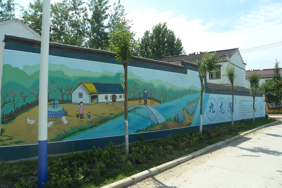 幼兒園的墻面到底是用墻體彩繪還是墻體手繪？